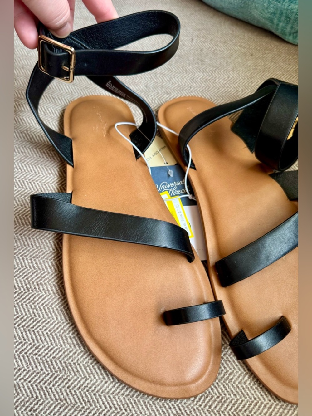 Bundle of 2 Pairs Universal Thread & A New Day Sandals - Size 9 NWTs - Picture 10 of 15